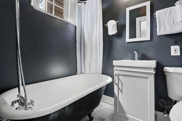 Bathroom 3, St Charles-Mardi Gras 6BD Home, Orleans