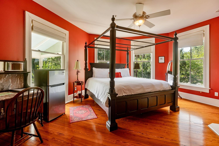 Bedroom 5, Anticipation Room in Camellia Rose Inn Downtown, Alachua