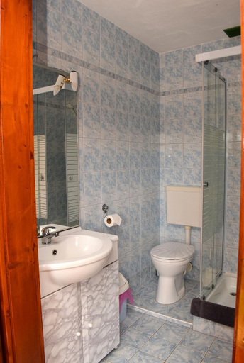 Others 4, Nora apartman, Siklósi