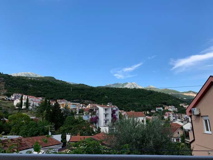 Others 3, Apartmani SRNA, Igalo