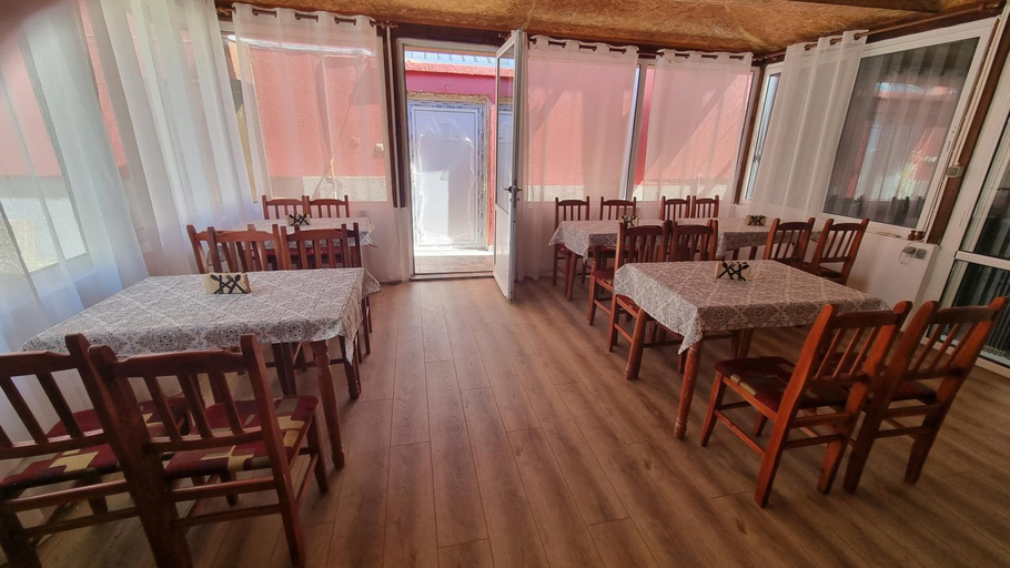 Others 5, Къща за гости Пиргос, Burgas
