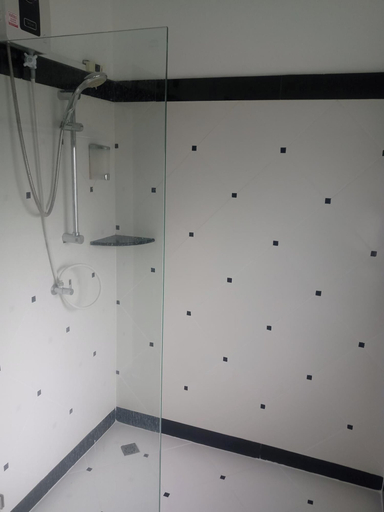 Bathroom 4, Lyndale Lodge, K. Sam Roi Yot