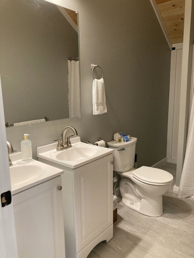 Bathroom 3, Salt Side, Hancock