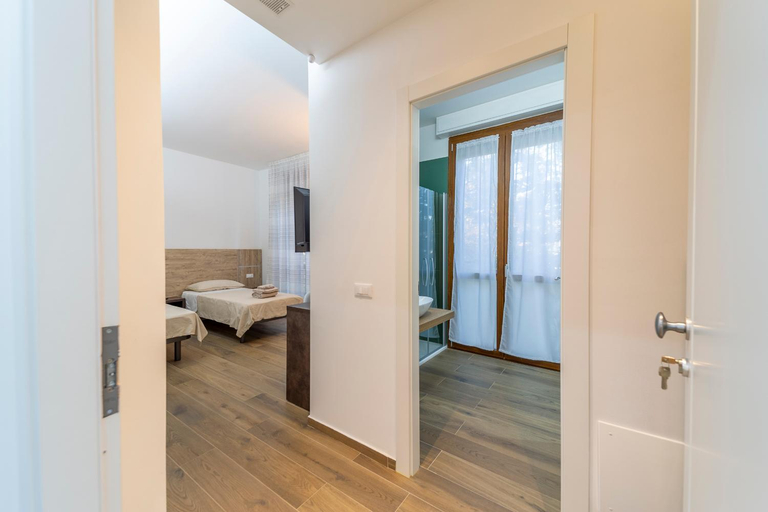 Others 4, Mentana Rooms, Parma