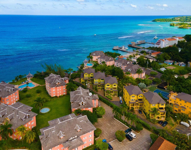 Others 5, Crystal Cove Oceanfront/ 2 bedroom Condo