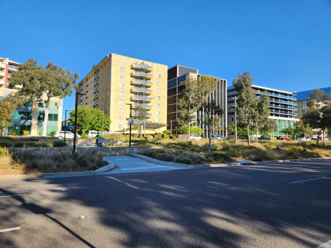 Exterior & Views 1, Water View. 1bedroom Sleeps 2. WI-FI, Wash Machine, Gold Coast