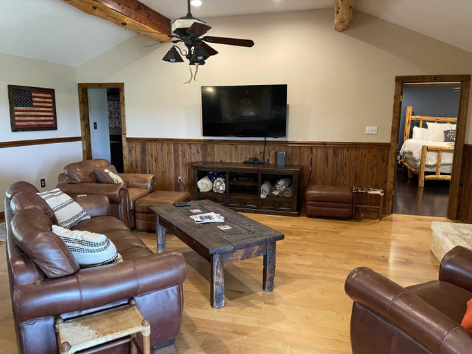Others 2, Boerne Mountain Retreat, Kendall