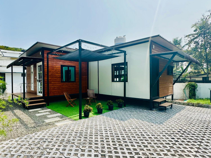 Exterior 8