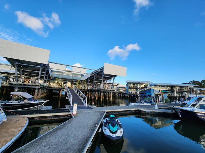 Others 4, Water View. 1bedroom Sleeps 2. WI-FI, Wash Machine, Gold Coast