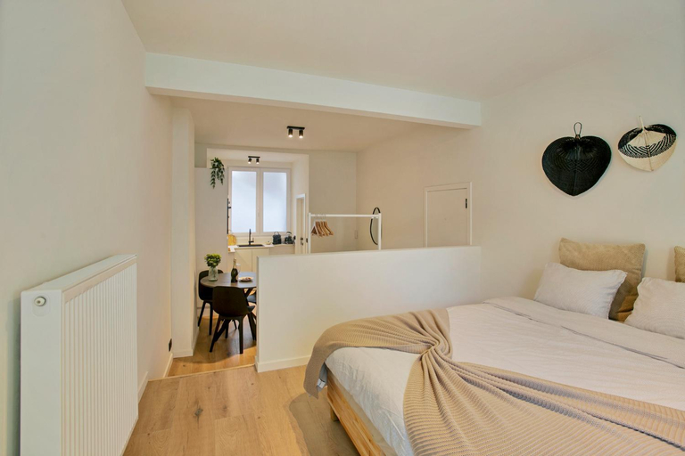 Bedroom 2, New renovated condo's @ trendy south, Antwerpen