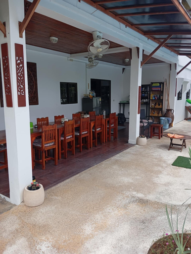 Food & Drinks 5, Lyndale Lodge, K. Sam Roi Yot