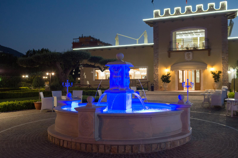 Public Area 4, Corte San Lorenzo, Salerno