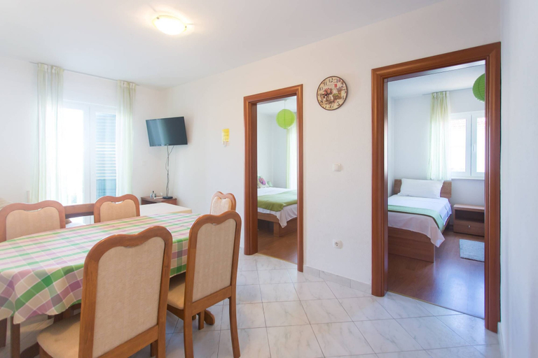 Others 2, Charming Apartments With Private Balcony and City View Seget Donji, Trogir