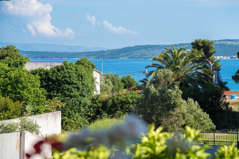 Others 4, Comfortable Kastel Stafilic Apartment With Balcony, Kaštela