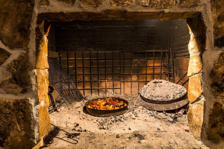 Food & Drinks 4, Family-friendly Holiday Home With Private Pool, Playground, and BBQ, Kaštela