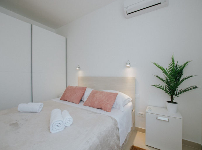 Others 5, Scenic Sea View Apartment Trogir, Seget