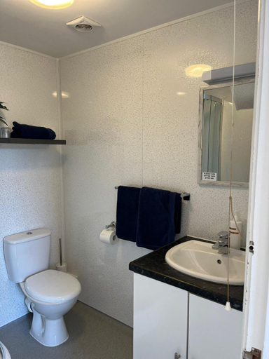 Bathroom, Y Garth Guesthouse, Gwynedd