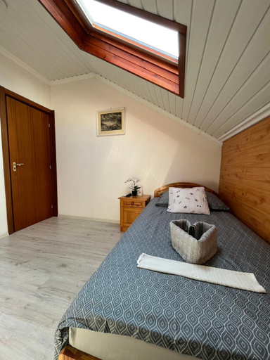 Others 3, Tang house 唐舍, Budapesti