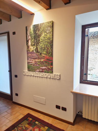 Others 5, GESUITIROOMS, Verona