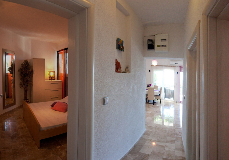 Bedroom 2, Wonderful Visinisce Apartments With Terrace and Sea Views, Marina