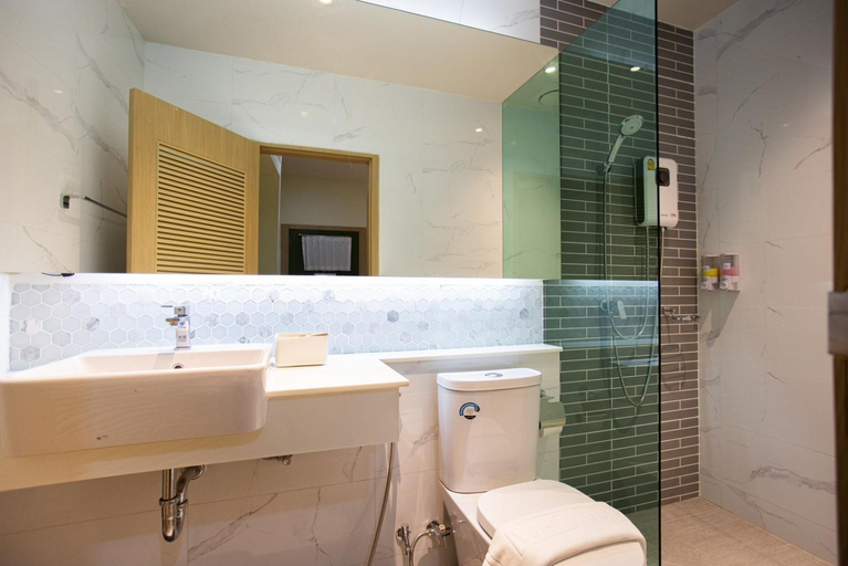 Bathroom 2, PS23 Residence, Hat Yai