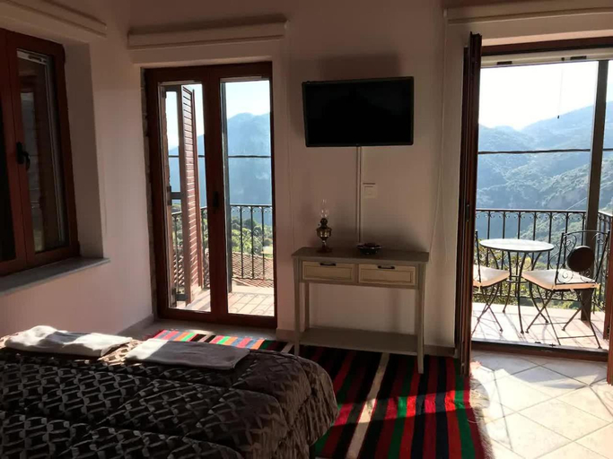 Others 5, Sophia's Stone House, Peloponnese