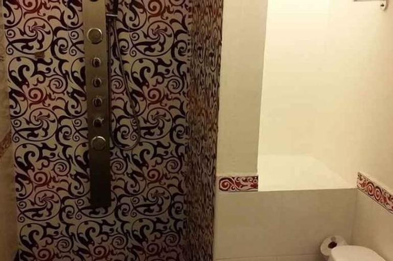 Bathroom 17