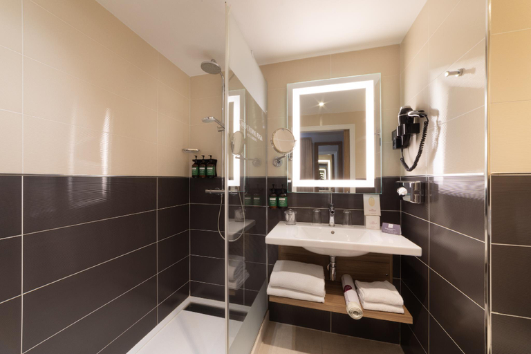 Bathroom 4