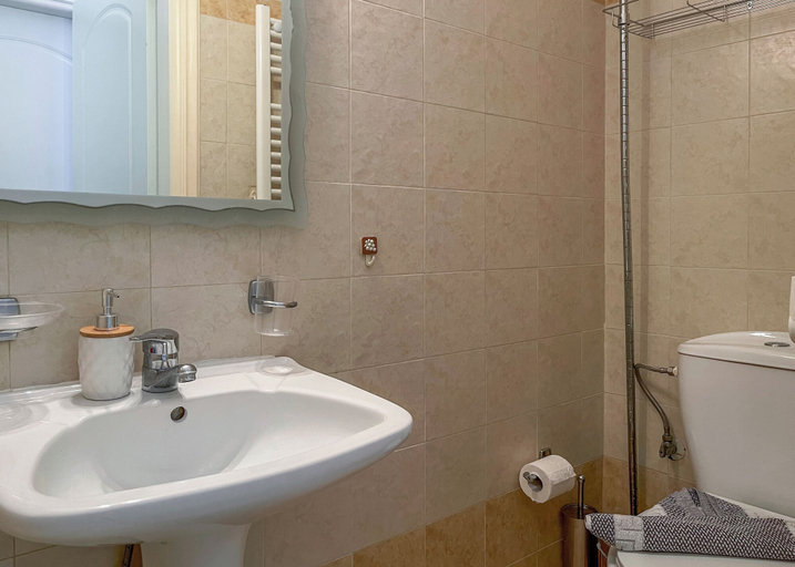 Bathroom 3, Villa Evgenia, Crete