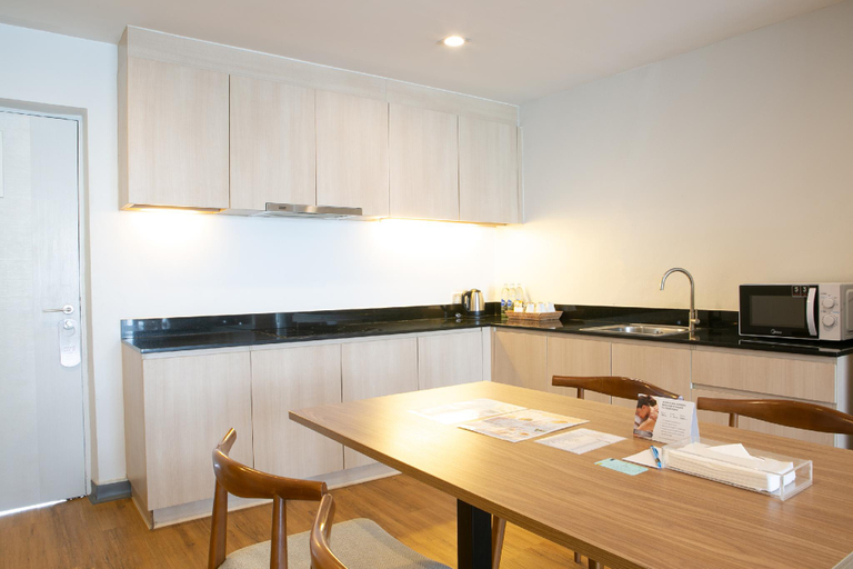 Dining Room 10