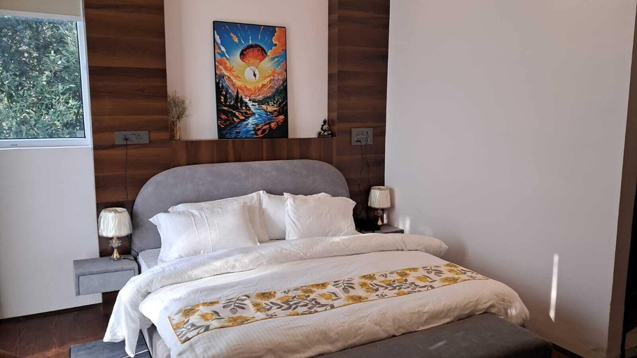 Bedroom 2, Royal Willow, Mandi