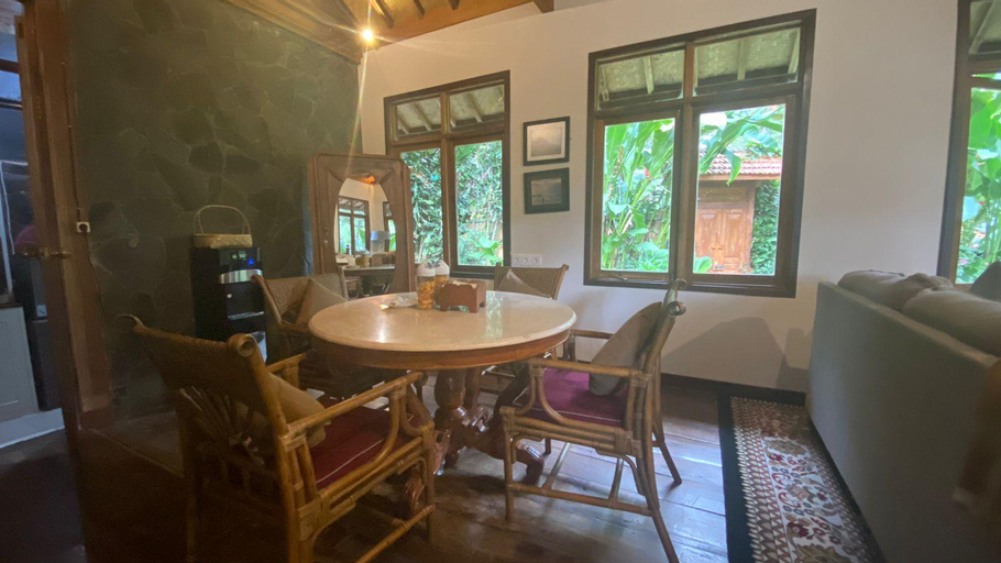 Dining Room 6