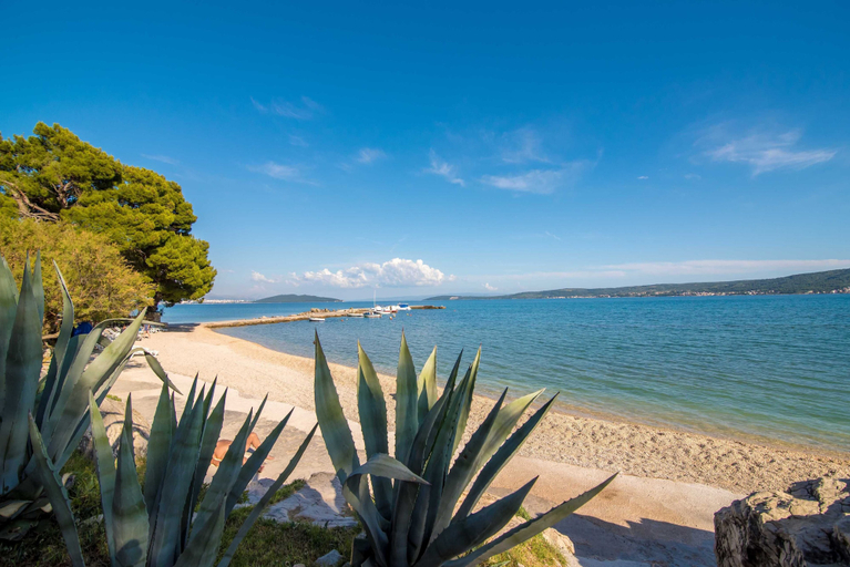 Others 5, Comfortable Kastel Stafilic Apartment With Balcony, Kaštela