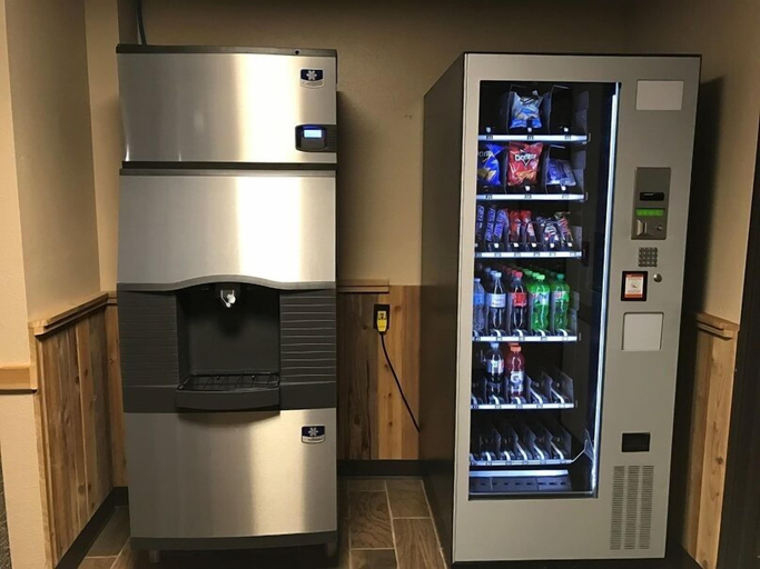 Food & Drinks 5, Woodside Dells Hotel & Suites, Columbia