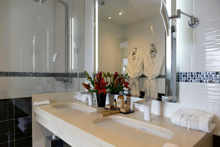 Bathroom 21