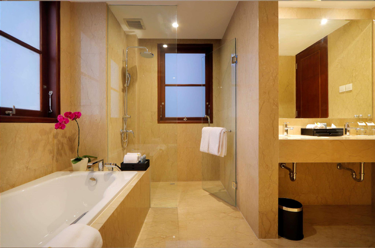 Bathroom 30