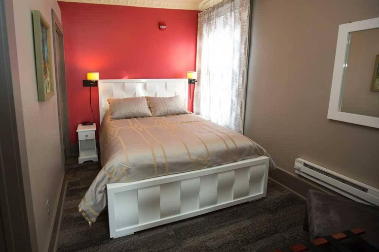 Bedroom 1, Dodici Night Suites, Washington