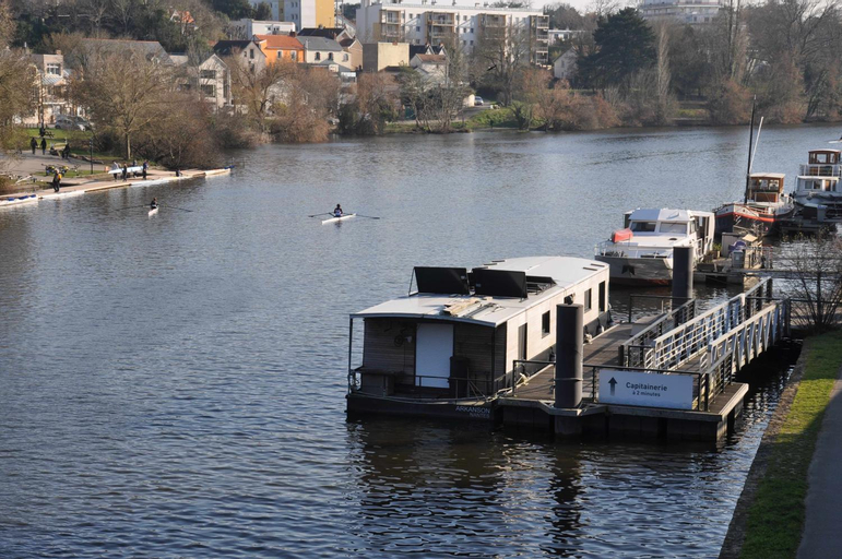 Grand et lumineux T2 a 2 pas de la riviere Erdre et proche du centre, Loire-Atlantique