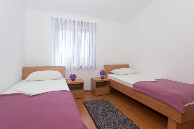 Others 3, Charming Apartments With Private Balcony and City View Seget Donji, Trogir