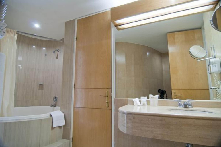 Bathroom, Hotel Chacao Cumberland, Libertador