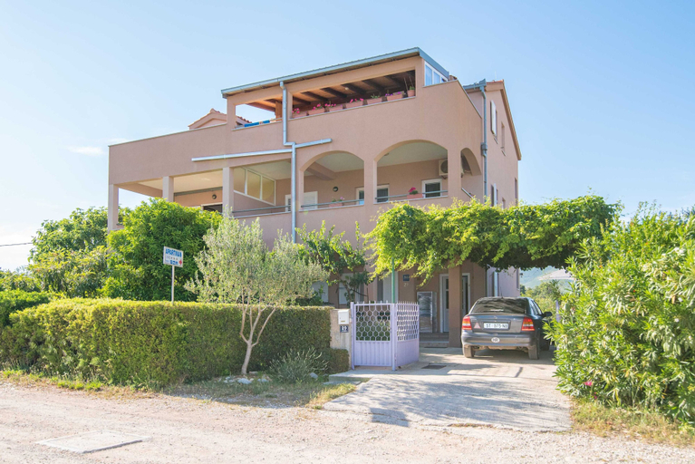 Exterior & Views 2, Comfortable Kastel Stafilic Apartment With Balcony, Kaštela