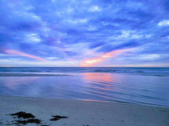 Spacious self contained unit - short walk to Grange Jetty, Adelaide