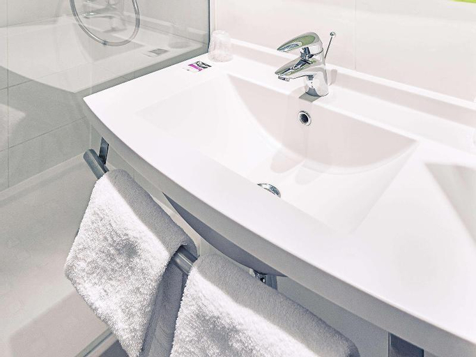 Bathroom 12
