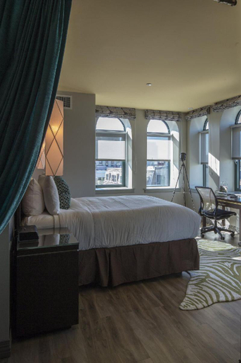 Bedroom 18
