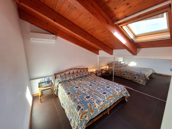 Bedroom 2, Casa Claudia, Salerno