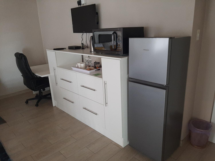 Facilities 4, Bonfai Residence, Gert Sibande