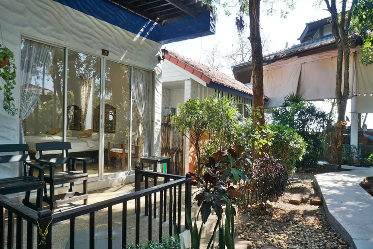 Exterior 10