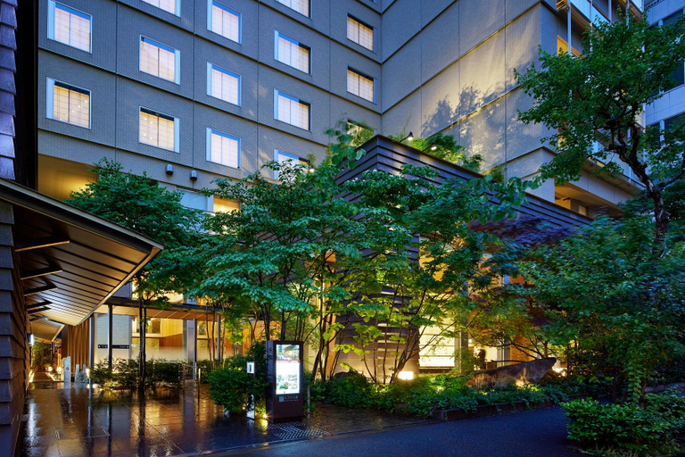 Exterior 2