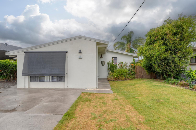 Pet friendly family getaway near the beach, Caloundra - Kawana