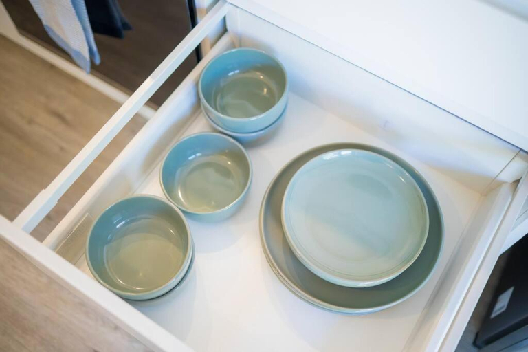 Food & Drinks 4, Crows Nest LemonTree Cozy 3 Bedroom House, Sydney